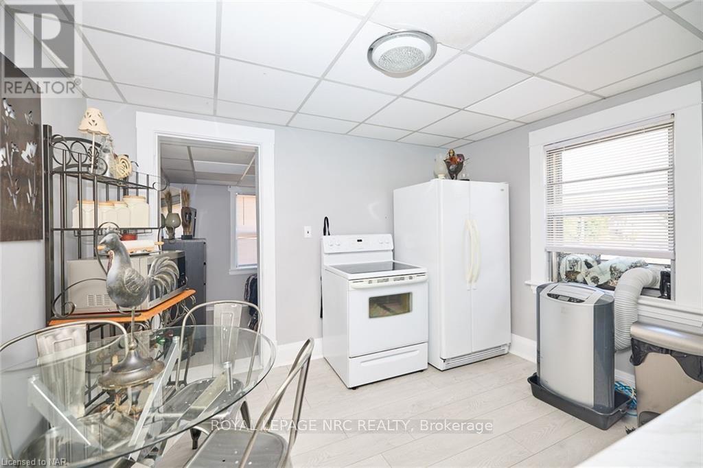3758 Main Street Property Photo 14