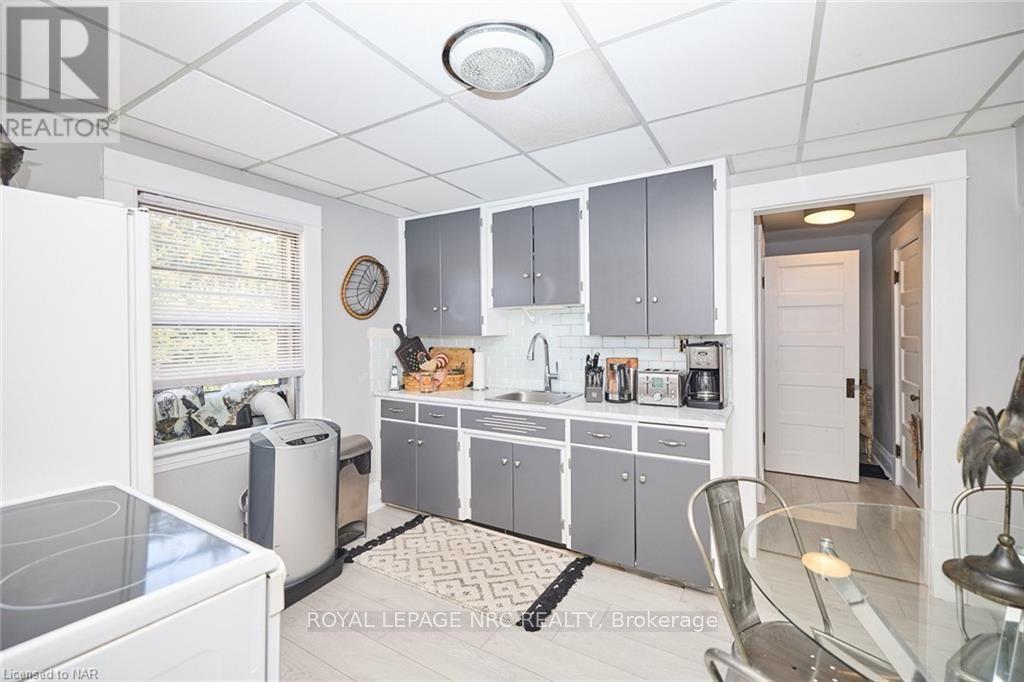 3758 Main Street Property Photo 16