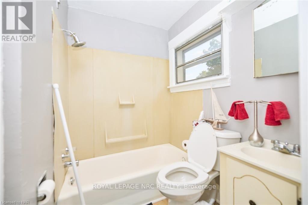 3758 Main Street Property Photo 24