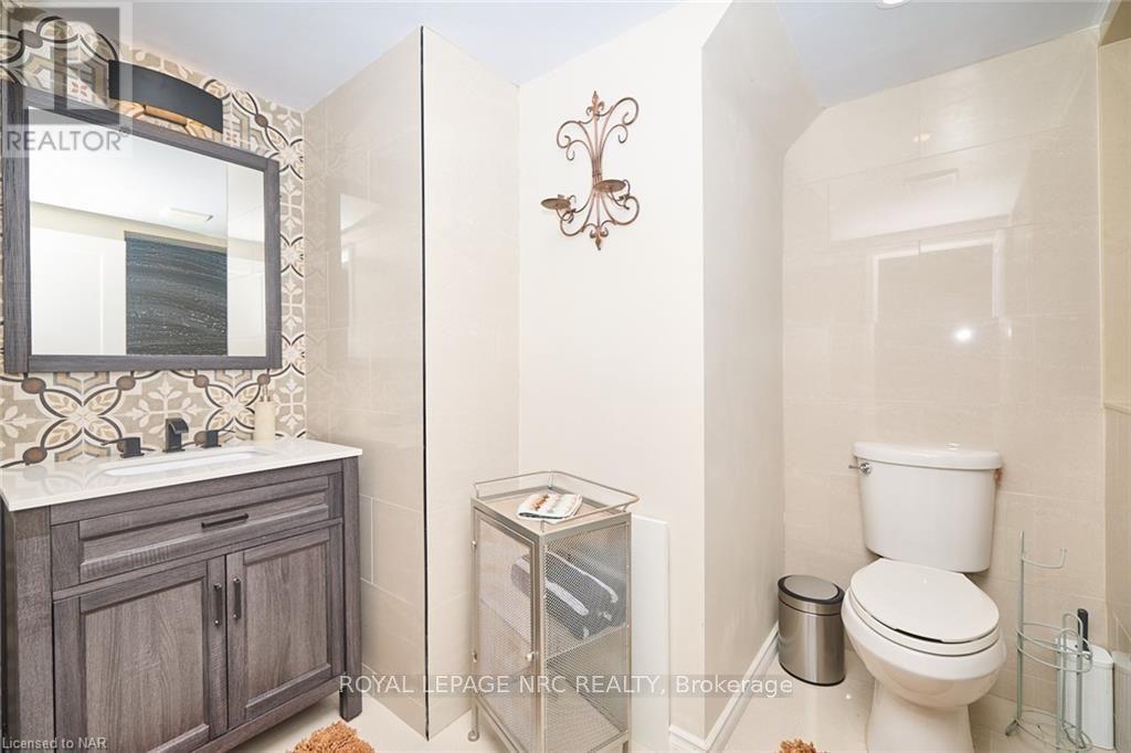 2459 Noella Crescent Property Photo 31