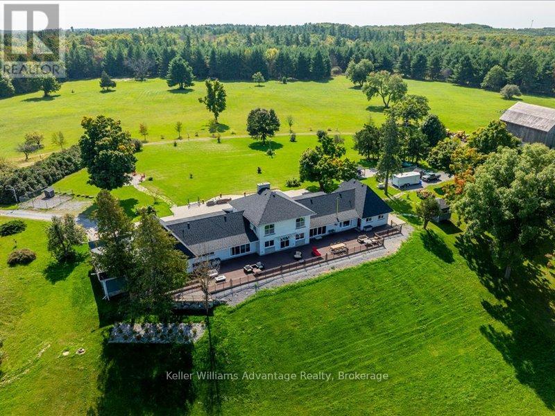 2250 6th Line Property Photo 3