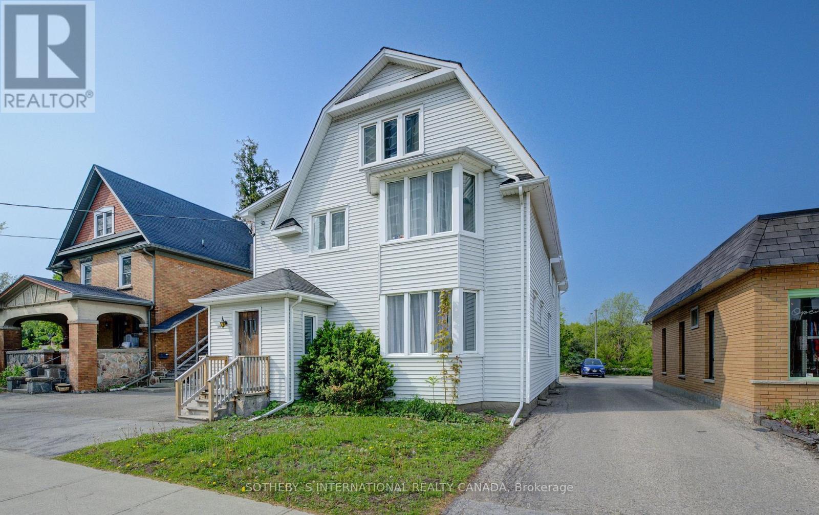 185 Park Street Property Photo 2