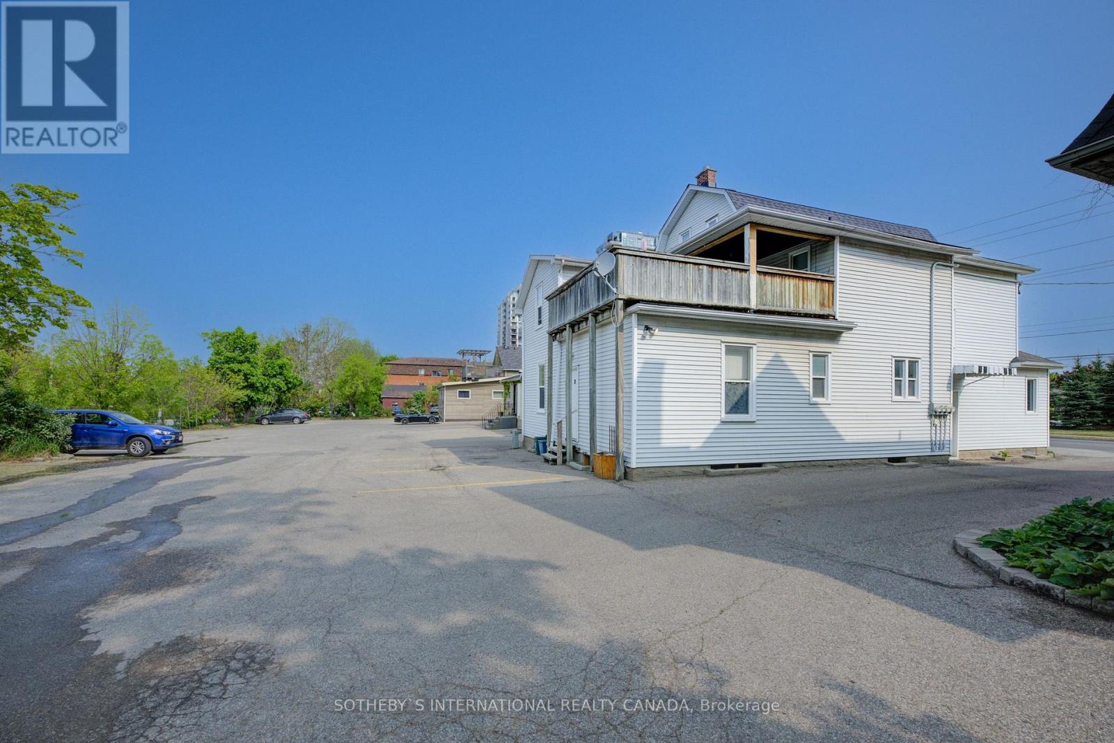 185 Park Street Property Photo 8