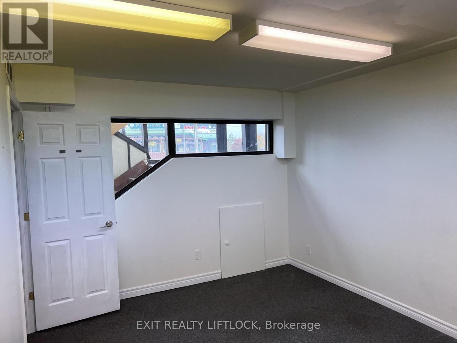 169 Lansdowne Street E Property Photo 3