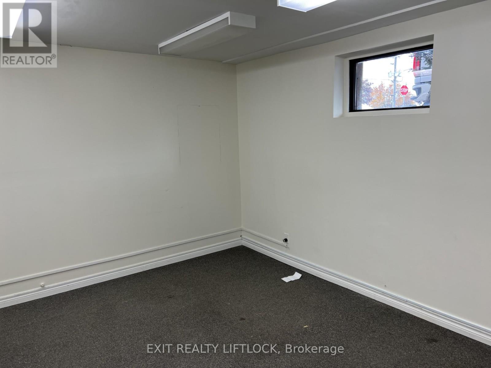 169 Lansdowne Street E Property Photo 7