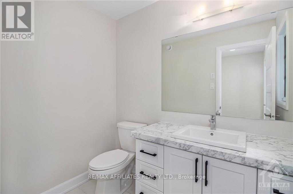 1219 Montblanc Crescent Property Photo 7