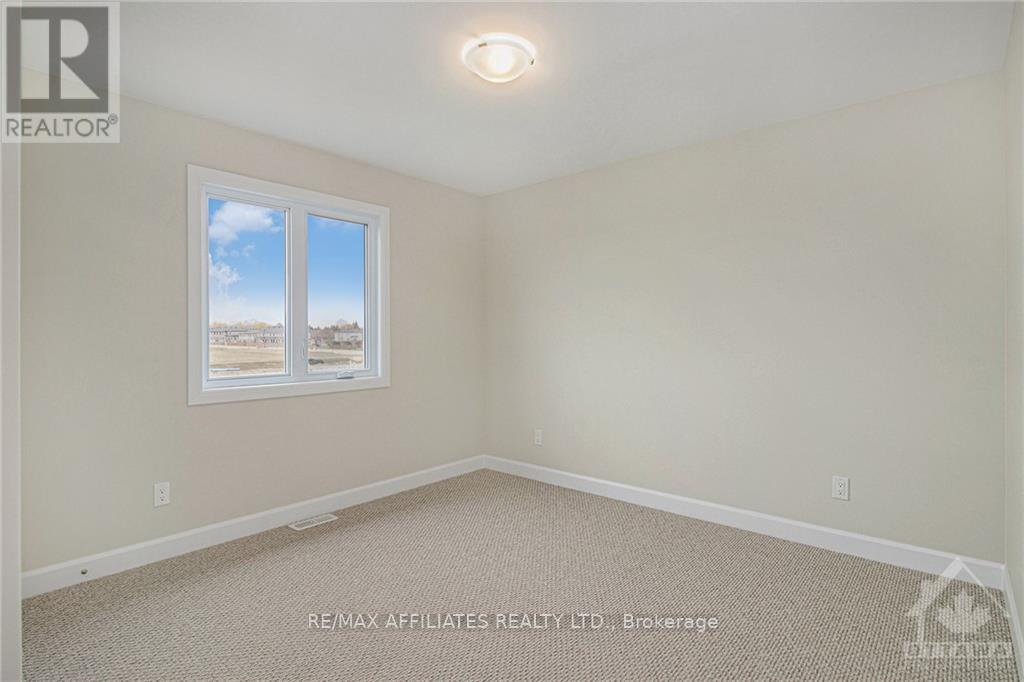 1219 Montblanc Crescent Property Photo 11