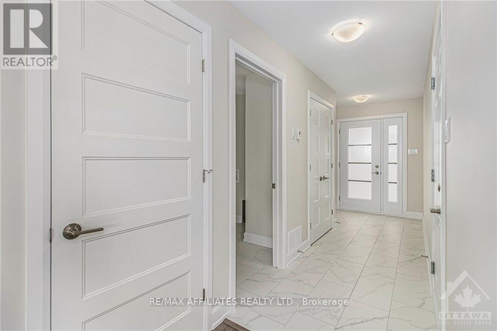 1207 Montblanc Crescent Property Photo 2