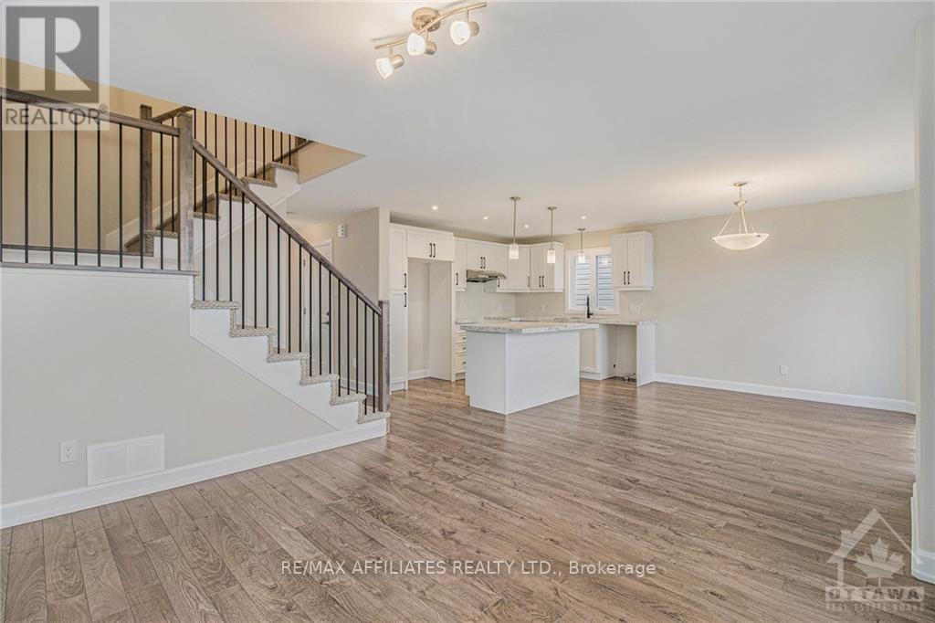 1207 Montblanc Crescent Property Photo 3