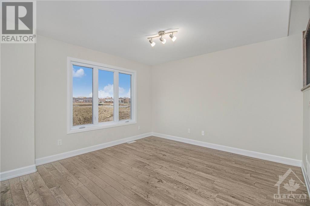 1207 Montblanc Crescent Property Photo 8