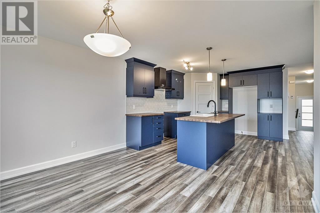 1205 Montblanc Crescent Property Photo 4
