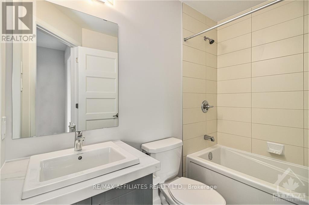 1205 Montblanc Crescent Property Photo 9