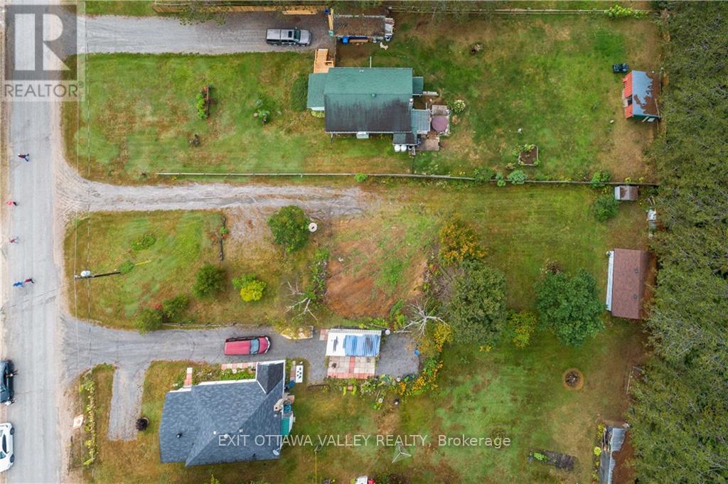 35 Boulter Lake Road Property Photo 6