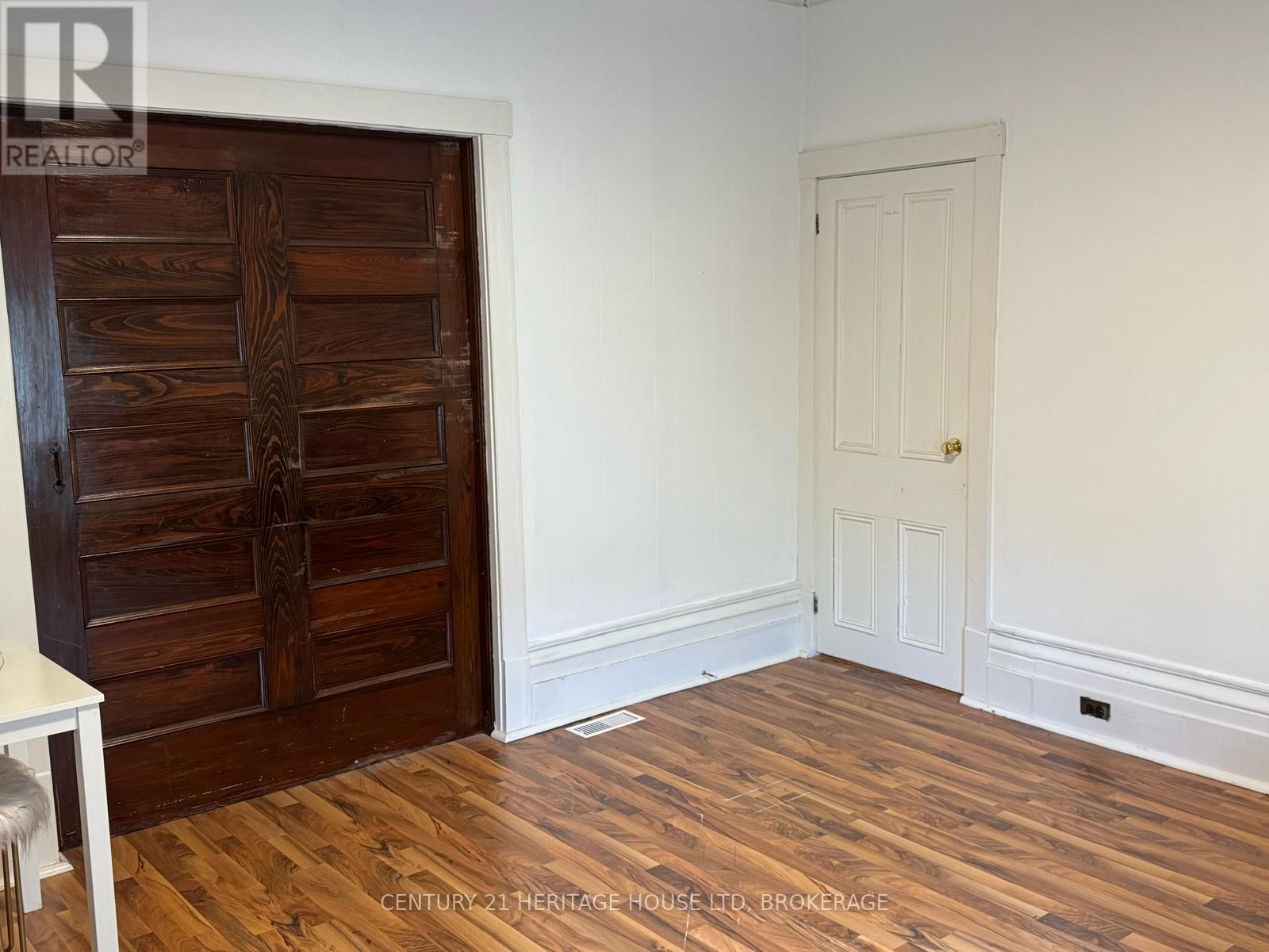355 Ridge Road N Property Photo 15