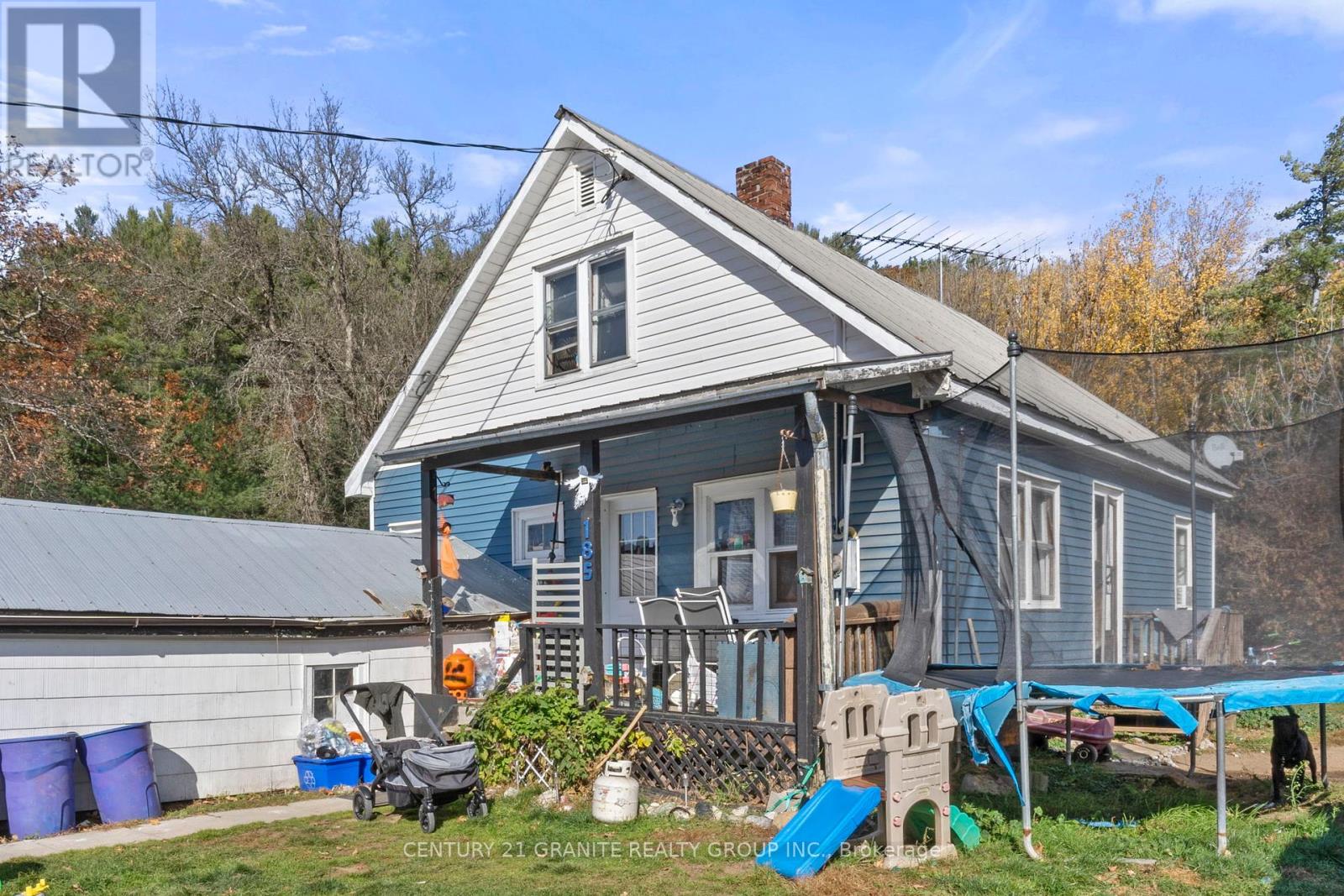 183 Hastings Street N Property Photo 11