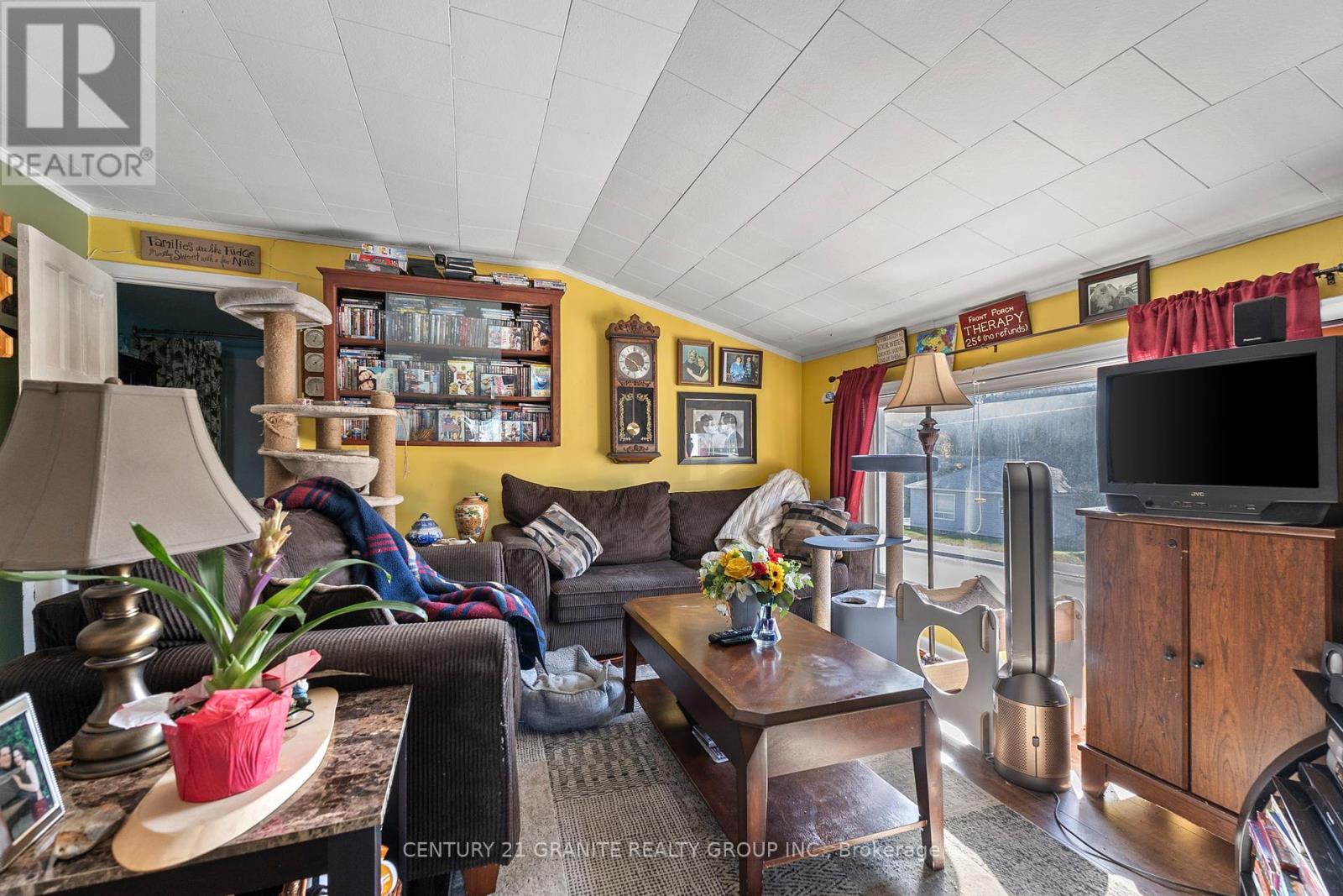 183 Hastings Street N Property Photo 17