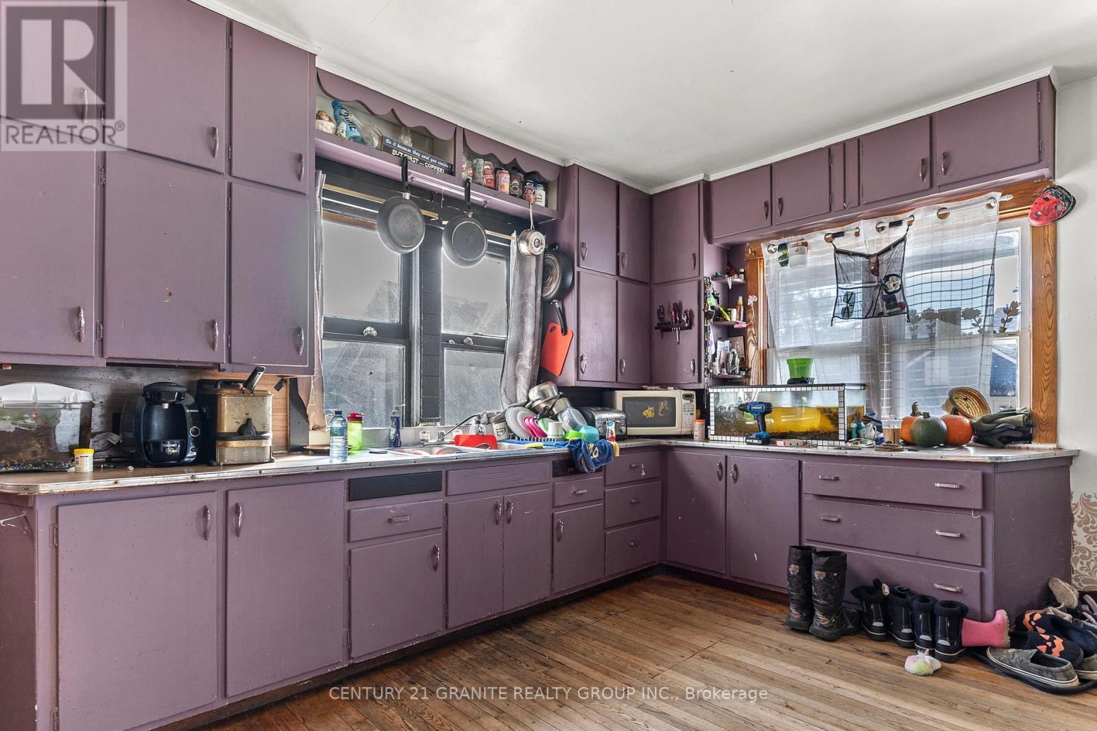 183 Hastings Street N Property Photo 24