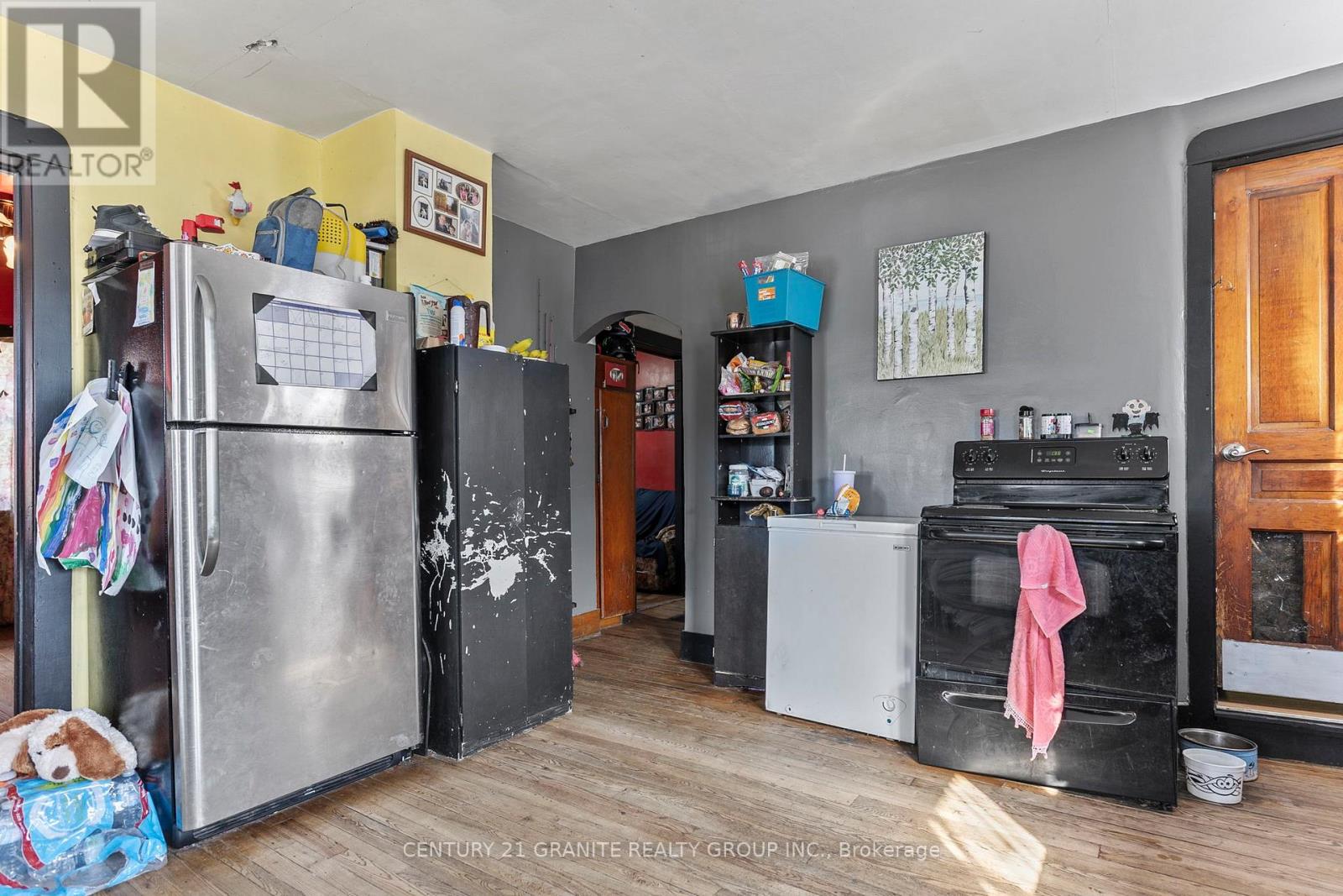 183 Hastings Street N Property Photo 25