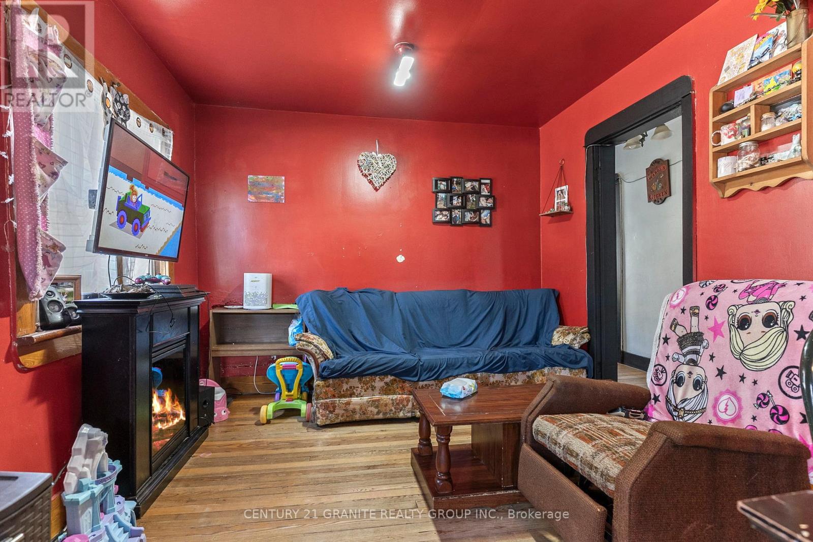 183 Hastings Street N Property Photo 26