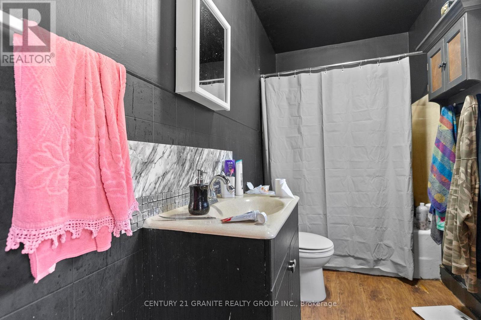 183 Hastings Street N Property Photo 27