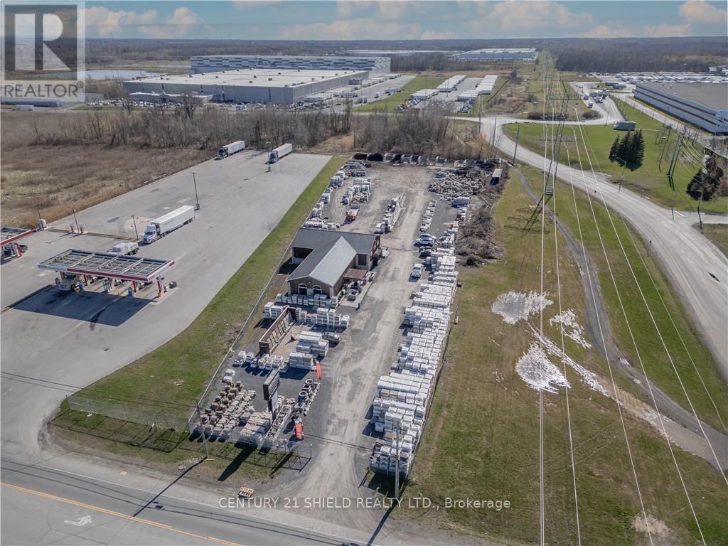 1420 Boundary Road Property Photo 2