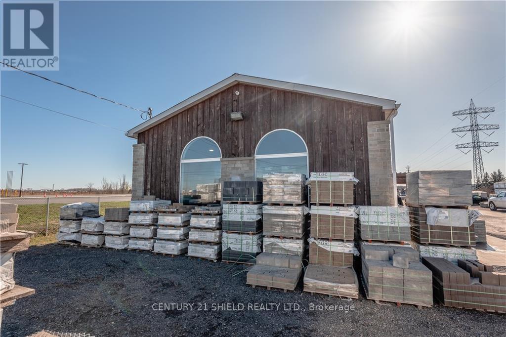 1420 Boundary Road Property Photo 5
