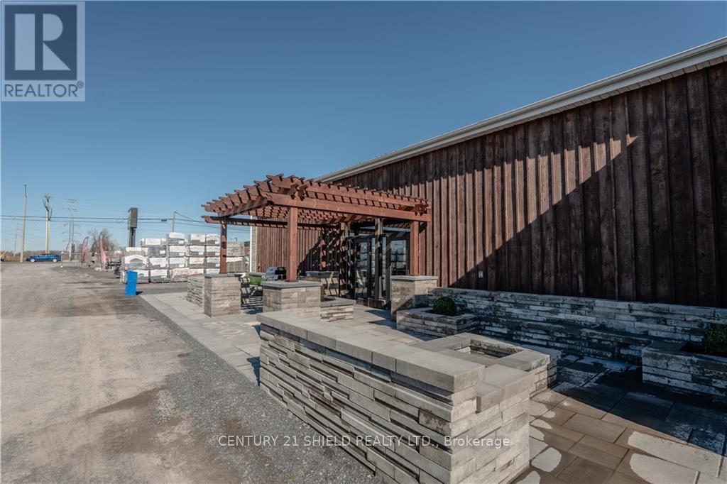 1420 Boundary Road Property Photo 9