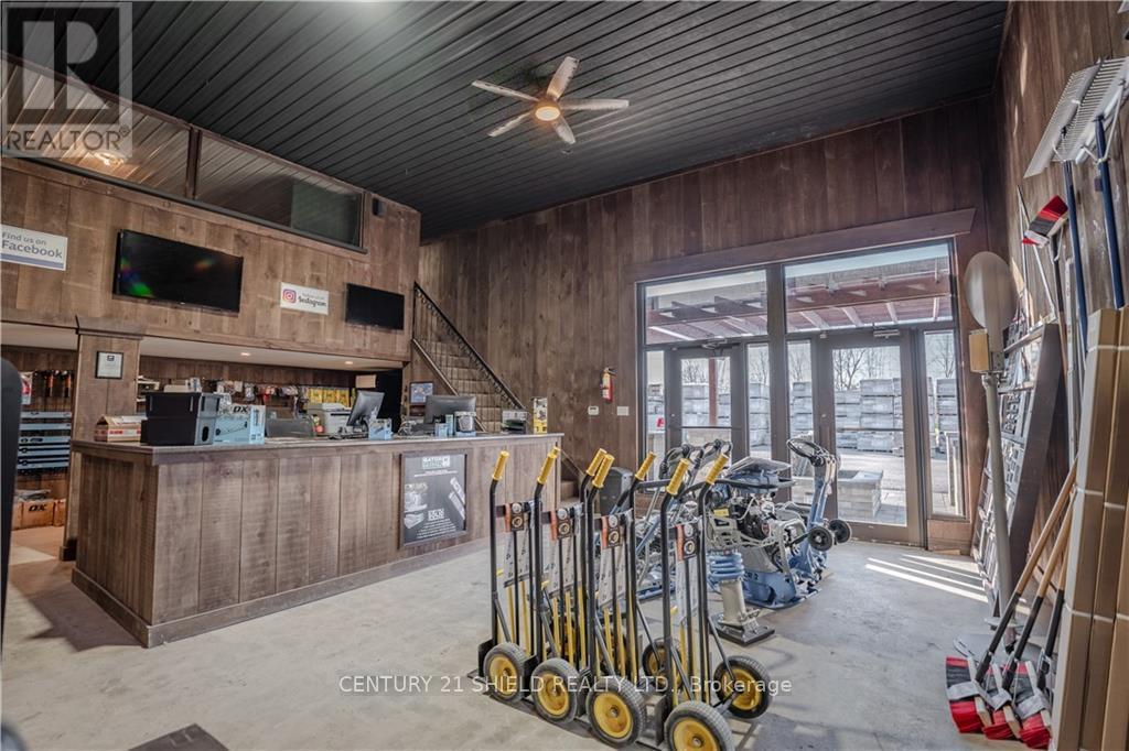 1420 Boundary Road Property Photo 10