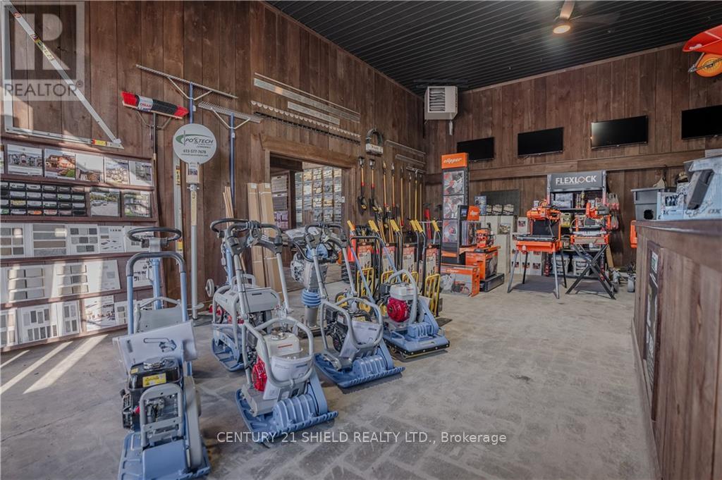 1420 Boundary Road Property Photo 11
