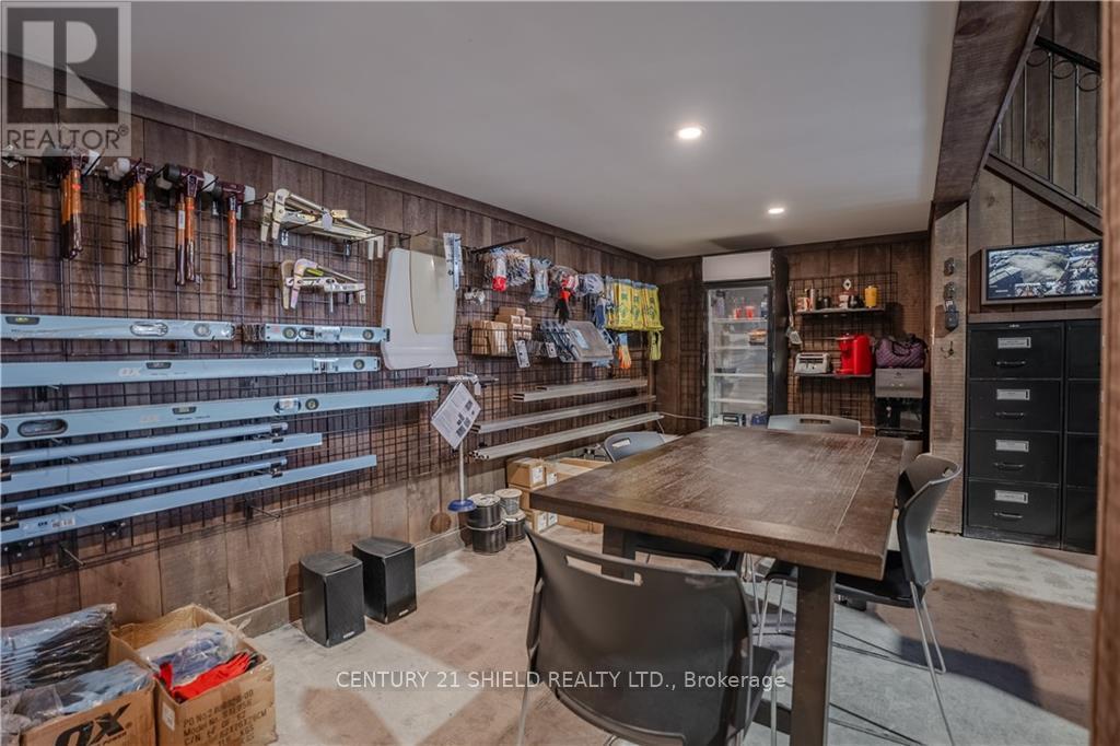 1420 Boundary Road Property Photo 13