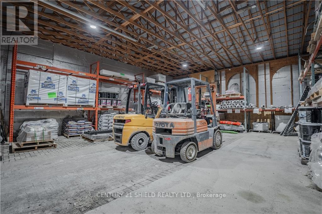 1420 Boundary Road Property Photo 18