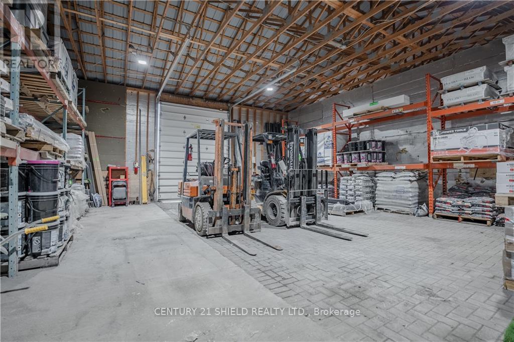 1420 Boundary Road Property Photo 25