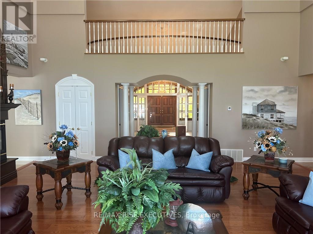 16024 Lakeside Drive Property Photo 5