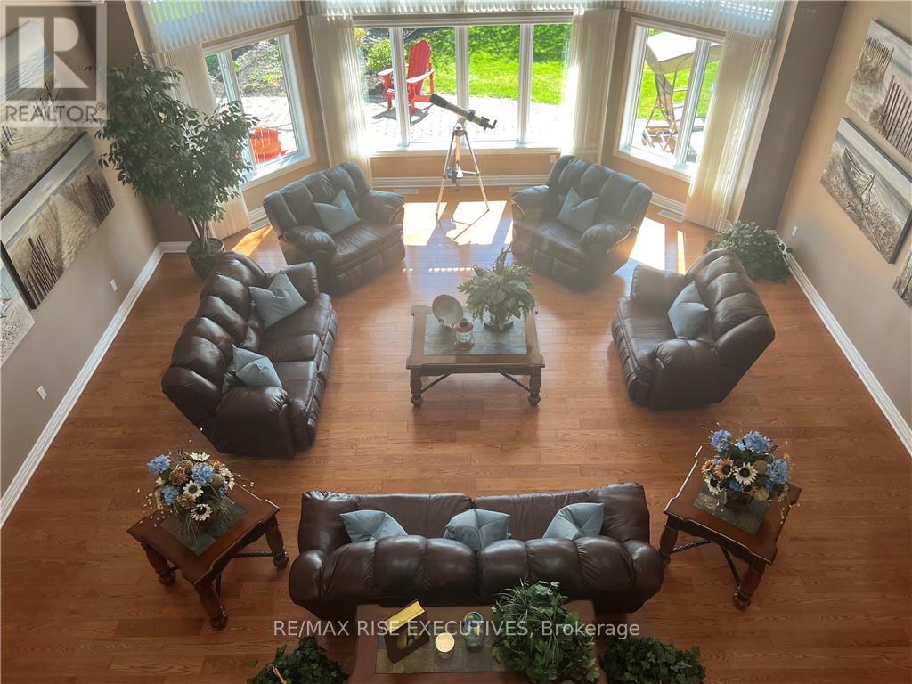 16024 Lakeside Drive Property Photo 6