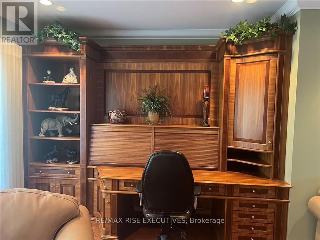 16024 Lakeside Drive Property Photo 18