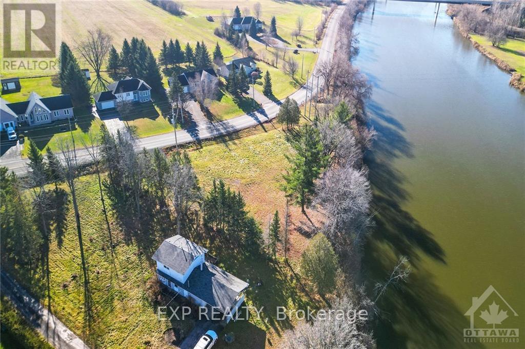 880 St Isidore Road Property Photo 3