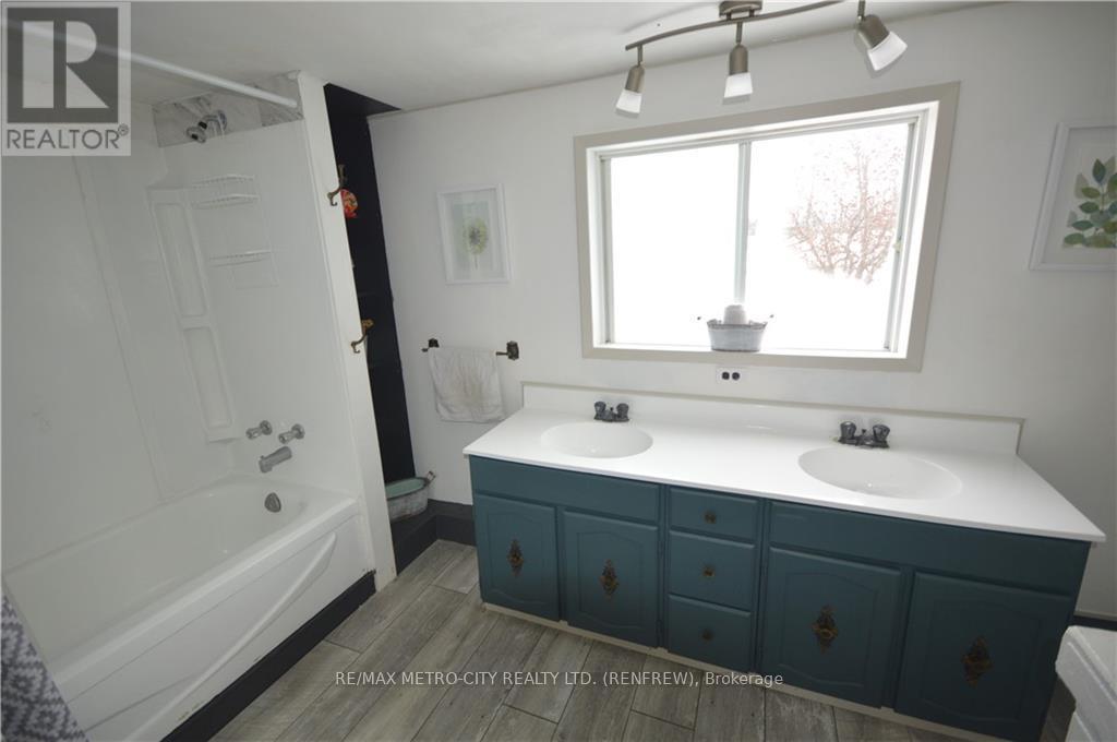 2879 Lake Dore Road Property Photo 14