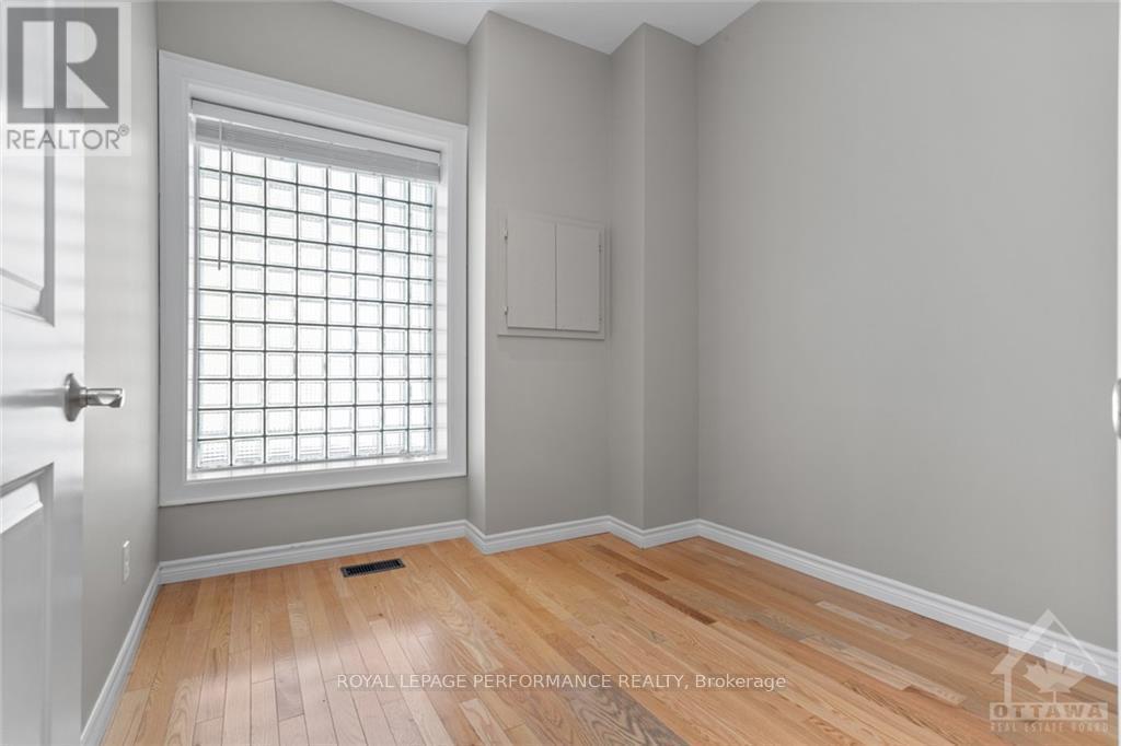 304 Division Street Property Photo 6