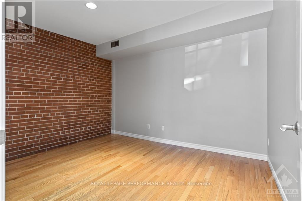 304 Division Street Property Photo 9