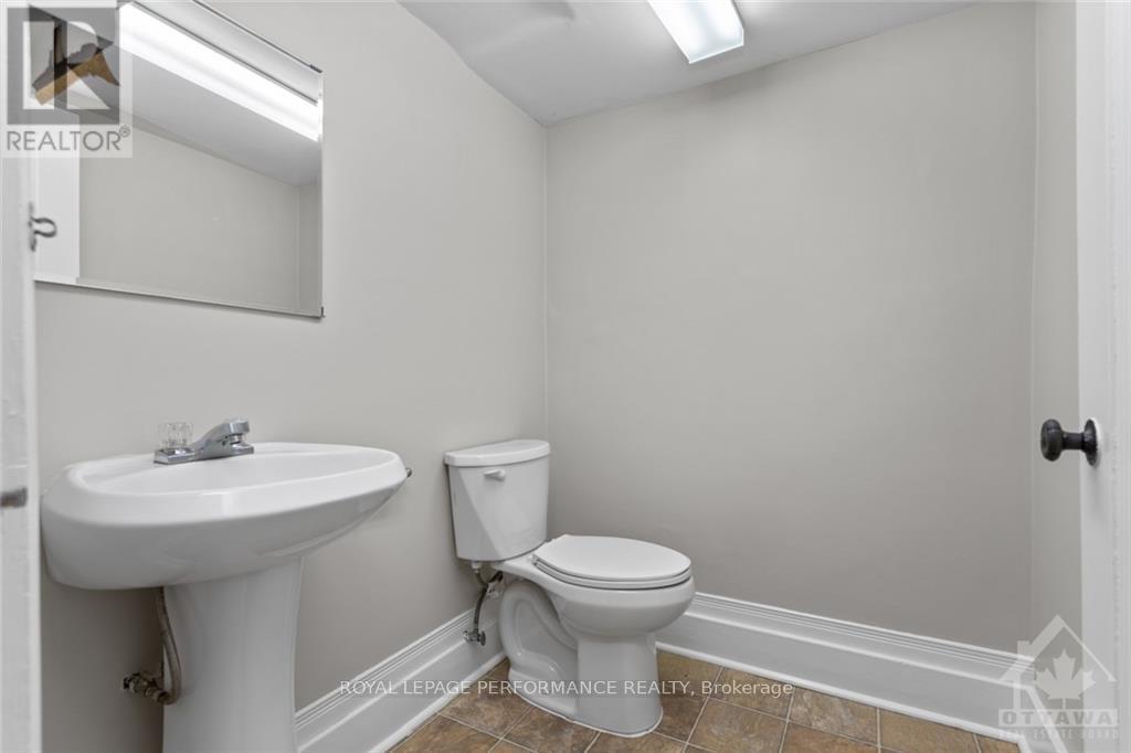 304 Division Street Property Photo 21