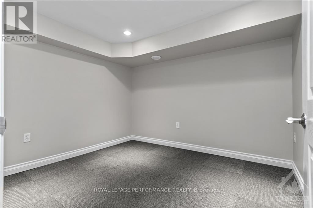 304 Division Street Property Photo 22