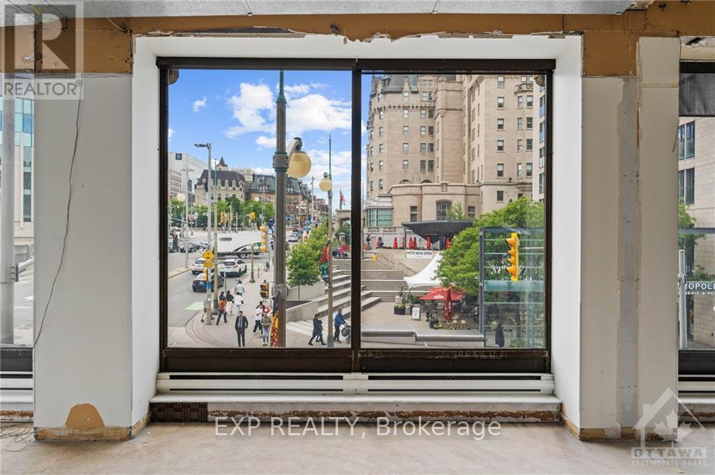 200 - 45 Rideau Street Property Photo 17