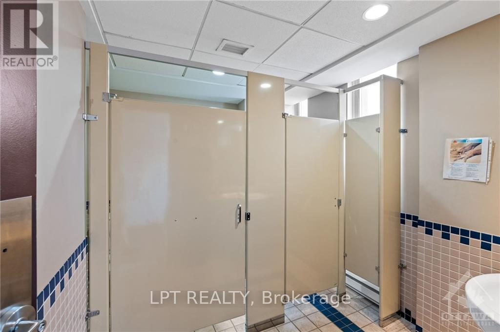 500 - 45 Rideau Street Property Photo 13