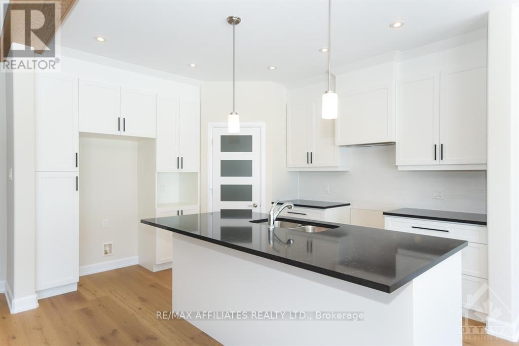 444 Aurora Street Property Photo 4