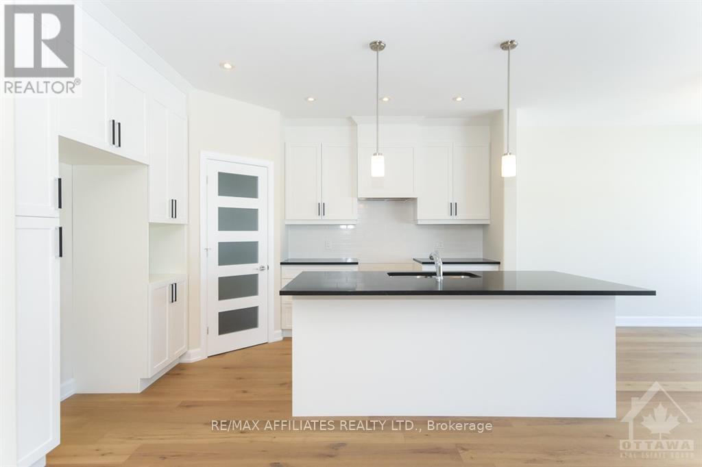 444 Aurora Street Property Photo 5
