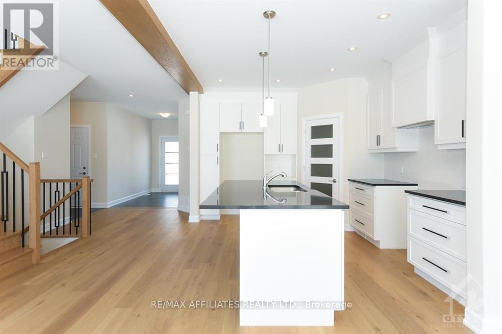444 Aurora Street Property Photo 6