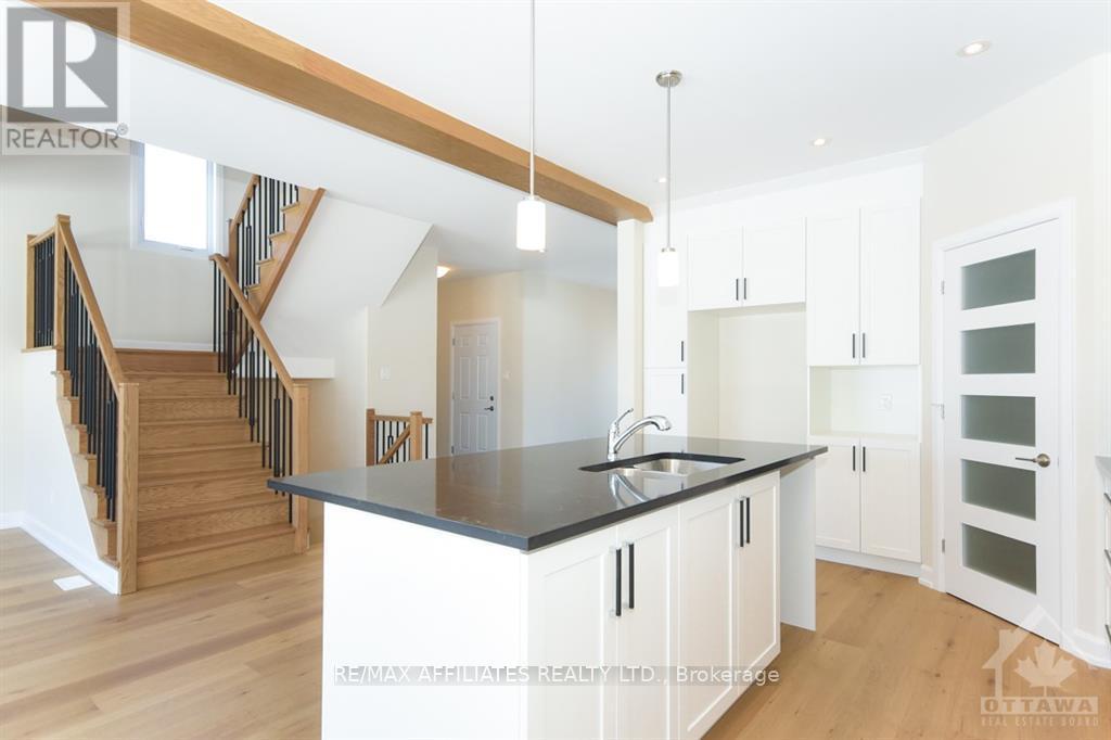 444 Aurora Street Property Photo 7