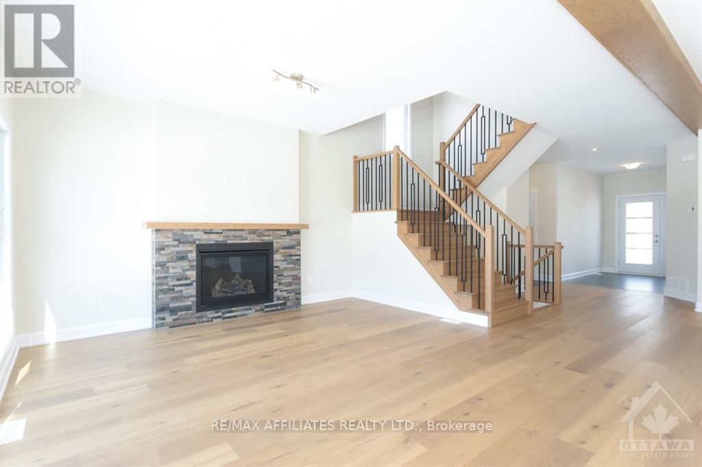 444 Aurora Street Property Photo 10