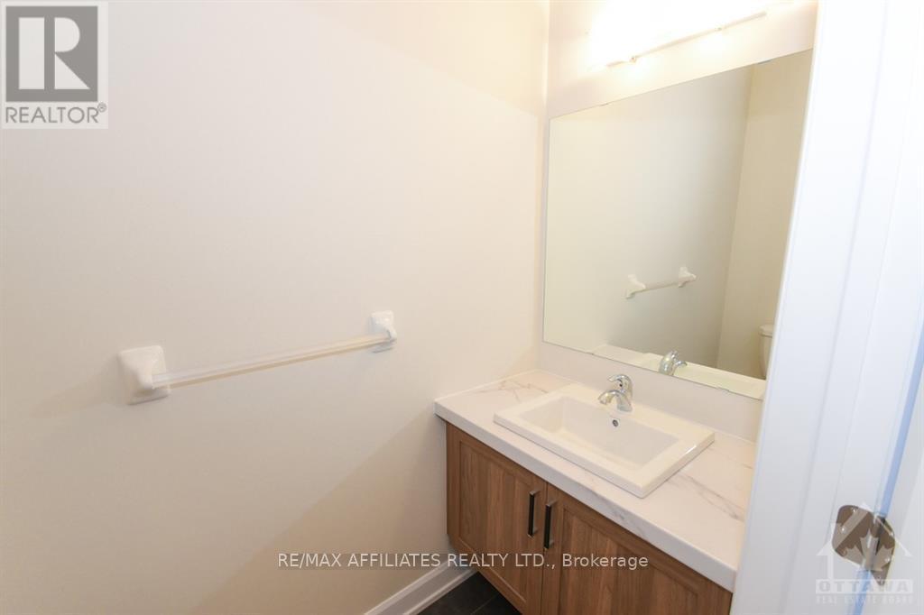 444 Aurora Street Property Photo 11