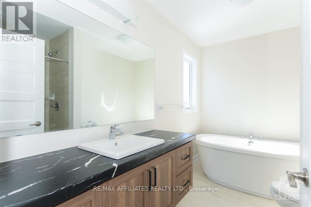 444 Aurora Street Property Photo 12